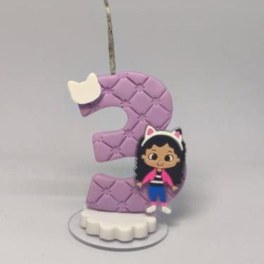 Imagem de Vela de Aniversário Gaby em Biscuit com Aplique (3 anos)