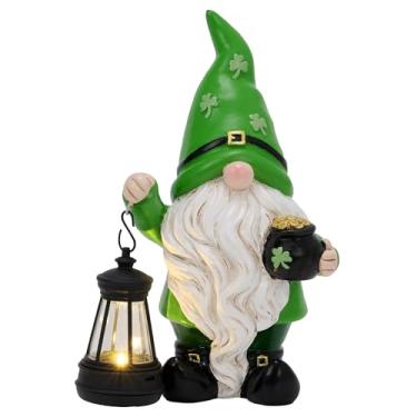 Imagem de TERESA'S COLLECTIONS Decorações de São Patrício para decoração ao ar livre, lanterna de gnomo de jardim de resina com luzes solares para varanda, estatueta de duende trevo para exterior, presentes