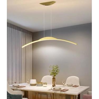 Imagem de Luminária pendente LED moderna e regulável com controle remoto. Design linear, altura ajustável, ideal para mesa de jantar, sala de jantar, escritório e cozinha (Dourada, 100 cm de comprimen