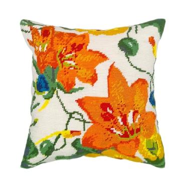 Imagem de Howie's Needlepoint Kits de bordado para adultos, kit de ponto cruz frontal de travesseiro com padrão de bordado em tela, fio, 2 agulhas e instruções, 40,6 x 40,6 cm (trompete - branco)