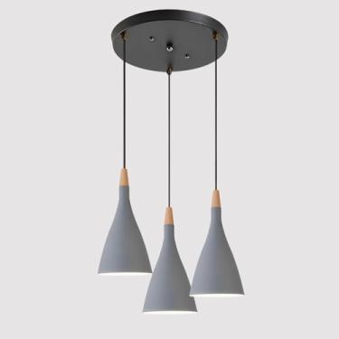 Imagem de Luminária pendente moderna para interiores, conjunto triplo de luminárias pendentes com cúpula metálica, ideal para sala de jantar, cozinha ou ilha. Possui altura ajustável.