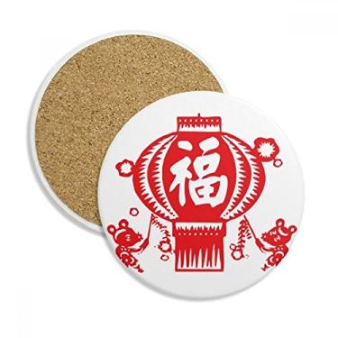 Imagem de Lanterna vermelha chinesa com padrão de corte de papel para copo copo copo copo de proteção de mesa pedra absorvente