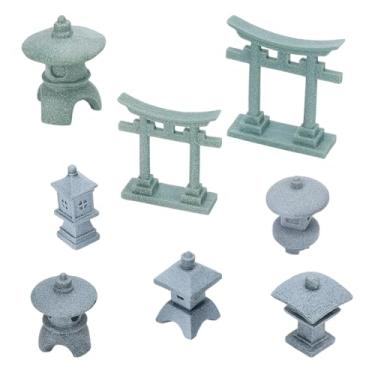 Imagem de FINGERINSPIRE 8 peças de decoração asiática em miniatura 8 estilos mini acessórios de jardim zen lanternas de pedra e portões Torii PVC estilo chinês japonês decoração zen para aquário de bonsai e