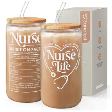 Imagem de SANDJEST Garrafa de vidro de enfermeira, copo de vidro de vida de enfermeira com tampa e canudo, lata de vidro estética de café gelado, presente ideal para Natal, aniversário, dia das mães, semana da