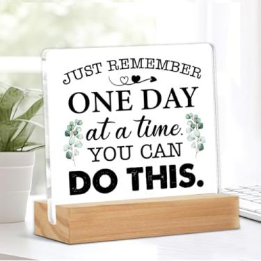 Imagem de Decoração de mesa inspiradora, placas de mesa motivacionais, lembre-se de um dia de cada vez, você pode fazer esta decoração de placa de acrílico, 10 x 10 cm