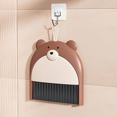 Imagem de Conjunto de mini vassoura e pá de lixo 2 em 1 cor café para uso doméstico e desktop