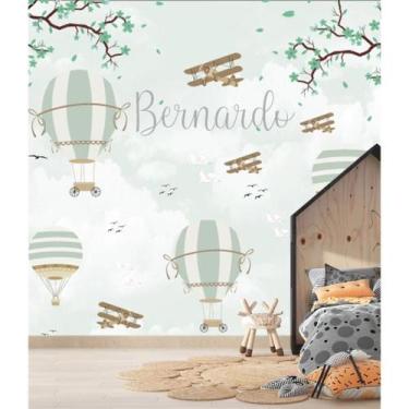 Imagem de Papel de Parede Infantil aviões e Balões com fundo verde e árvores - A