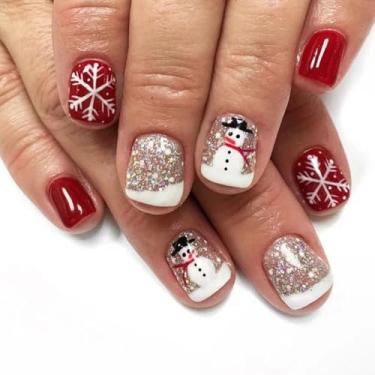 Imagem de Pregos postiços quadrados curtos de Natal com desenhos de boneco de neve de floco de neve unhas brancas com ponta francesa prensa unhas acrílicas com glitter, cola brilhante nas unhas, bastão vermelho
