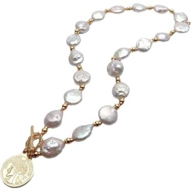 Imagem de URMIBDAI Colar com pingente de pérola e moeda branca de água doce para mulheres, joias modernas, colar com pingente