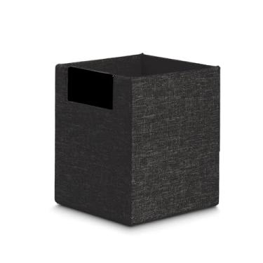 Imagem de Porta Caneta e Objetos de Tecido Preto – Design Funcional para Sua Mesa