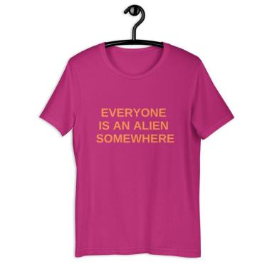 Imagem de Camiseta Camisa Tshirt Masculina - Everyone Is An Alien Somewhere