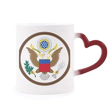 Imagem de Caneca sensível ao calor com emblema nacional dos Estados Unidos que muda de cor vermelha