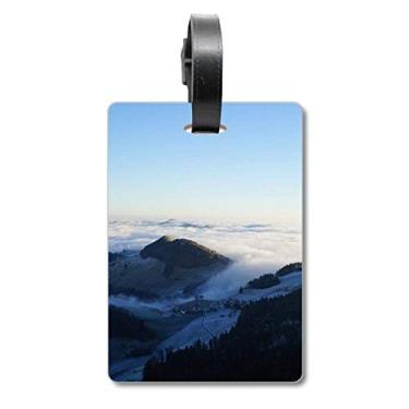 Imagem de Mountain Sky Clouds Fog Nature Town Mala com etiqueta para cartão de bagagem