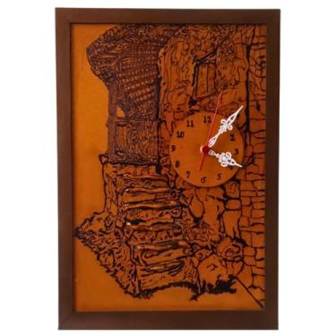 Imagem de Quadro de madeira com moldura e Relógio quartz analógico à pilha; tic-tac suave; 42cm; feito à mão com a pirografia tema de "Casa de Pedra" colonial com detalhes em alto relevo.