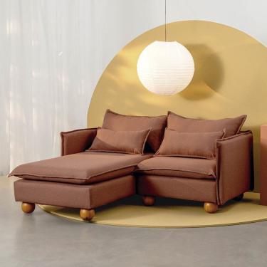 Imagem de Sofá Modular 2 Lugares com Chaise e Pé Bolinha Sôma Cabecasa Madeiramadeira Mocha Mousse