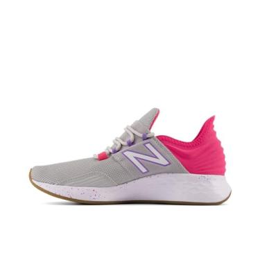 Imagem de New Balance Tênis infantil Fresh Foam Roav V1 com cadarço, Raincloud/Hi-pink/Violet Crush, 20