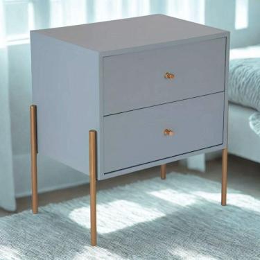 Imagem de Mesa De Cabeceira Minimalista Com Pés Finos De Ferro - Azul Céu Laca Com Puxadores E Pés Rosê