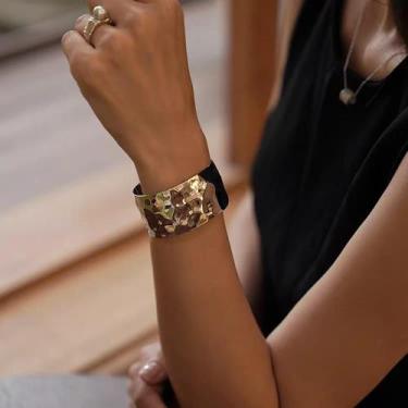 Imagem de Bracelete Grosso Largo Dourado Aço Inoxidável Banhado Ouro 18K Amassad