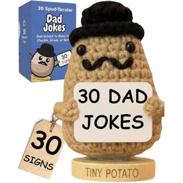 Imagem de Boneca de crochê com 30 placas engraçadas Dad Jokes – Presente de aniversário engraçado para pai, marido – presentes de mordaça para homens, pai, amigo, colega de trabalho, tio, marido presente de