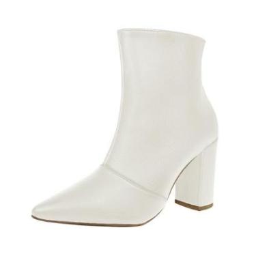 Imagem de Bota Salto Alto Grosso Cano Curto Bico Fino Luiza Sobreira Off White-Feminino