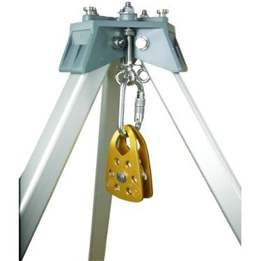 Imagem de 3M Polia de espaço confinada para tripé Protecta PRO AK020A1, com mosquetão de fechamento automático/travamento, serve para linhas de vida de até 1/2 polegada, dourado