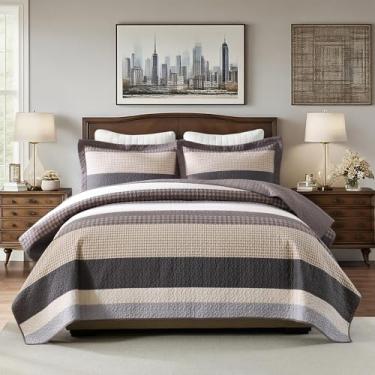 Imagem de QuiltEase Colchas listradas King – Conjunto de colcha de fazenda 100% algodão para todas as estações – Conjunto de colcha leve reversível de 3 peças – marrom teca/branco aveia/cinza embaçado
