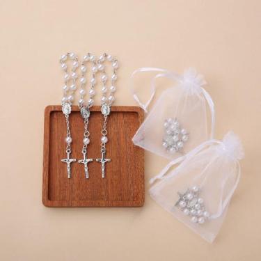 Imagem de Conjunto de lembrancinhas de mini rosário, 60 peças com sacos de organza, contas de pérolas brancas, cruz dourada para batismo e batizado (prata)