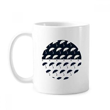Imagem de Caneca preta branca guarda-chuva chuva chuva clima cerâmica café porcelana copo talheres