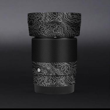 Imagem de 30 1.4 E Acessórios de película para lente de câmera adesivo de película protetora de vinil para Sigma 30 mm F1.4 DG DN adequado para Sony E Mount adesivos protetores de câmera (contorno preto branco)