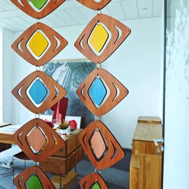 Imagem de MidModArt 32 peças de painéis de divisória de quarto suspensos de PVC arte de parede moderna de meados do século, divisórias decorativas de diamante retrô MCM para quarto de jantar 44,5 x 132,6 cm