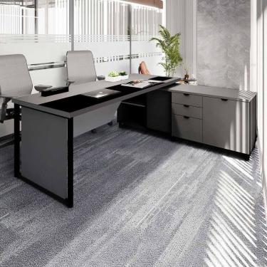 Imagem de Mesa de Escritório Diretor em L 2,00 com Caixa de Tomadas e Armário Lateral Corporate Cinza Sagrado /Preto