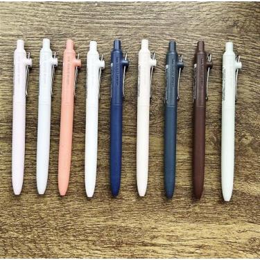 Imagem de Caneta Rollerball Uni-Ball Zento - Ponta 0.7mm - Tinta Preta, Branco