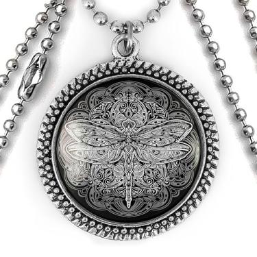 Imagem de Colar com pingente de libélula - mandala ornamentada esotérica, joia feita à mão - 32-RN, Large, Metal, Sem Pedra Preciosa