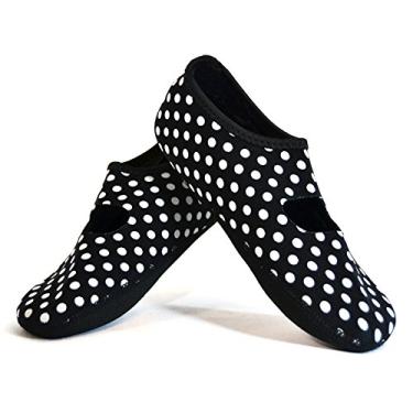 Imagem de NuFoot Sapatos femininos Mary Janes, dobráveis, flexíveis, sapatilhas, chinelos de viagem, sapatos de exercícios, sapatos de dança, sapatos de ioga, sapatos para casa, chinelos para ambientes internos, bolinhas pretas/brancas, grande