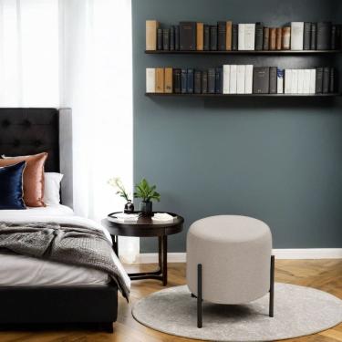 Imagem de Puff Orgânico Decorativo Redondo Para Sala Pés De Ferro Alaska Linho Bege