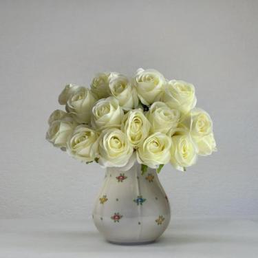 Imagem de 5 Rosas Permanentes Artificiais com Haste Flexível e Folhagens Ideal p