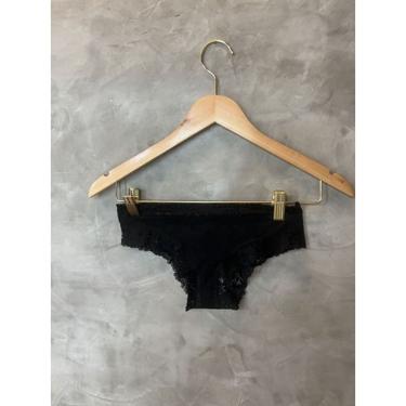 Imagem de Calcinha Biquini Flower com renda sem costura Preta