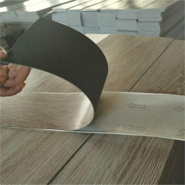 Imagem de Piso Vinilico Autocolante Em Régua Madeira 02 Unid. - EUROFLOOR, madei