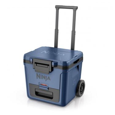 Imagem de Caixa Térmica com Rodas Ninja FrostVault 28 L Azul Gaveta Dry Zone Isolada