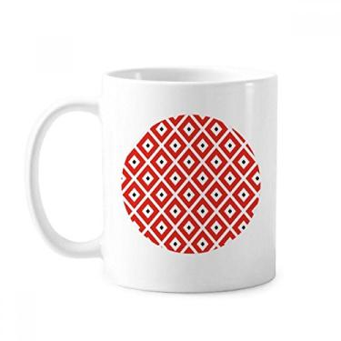 Imagem de Caneca japonesa de cerâmica com estampa geométrica vermelha e preta