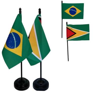 Imagem de Kit Bandeiras de Mesa Brasil e Guiana, Base e Haste em Plástico Preto, Tecido Oxford, Uma Face