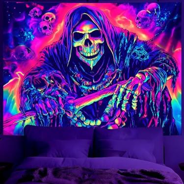 Imagem de Tapeçaria de Halloween com luz negra UV reativa que brilha no escuro, cena noturna de terror assustador com efeitos de esqueleto, castelo e neon, decoração estética tripla para festa (mago esqueleto