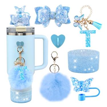 Imagem de Conjunto de 6 peças de acessórios de copo Stanley azul - tampa de cobertura de palha de borboleta, laço brilhante para canudo, bota de silicone brilhante, pingente de letra e pompom para copos satnley