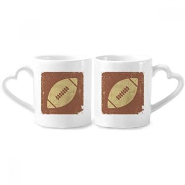 Imagem de Conjunto de canecas de porcelana de casal com ilustração esportiva de futebol e estampa marrom para amantes de coração