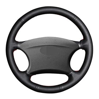 Imagem de Capa de volante de carro confortável e antiderrapante costurada à mão em couro preto, apto para Chevrolet Niva 2002 a 2009 Lada 2110 2011 a 2014