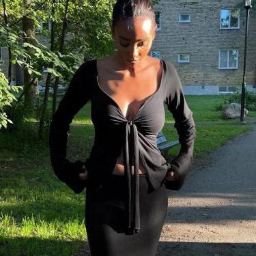 Imagem de Camiseta Feminina Manga Comprida, Decote V - Outono/Inverno - Streetwe