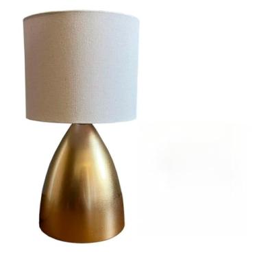 Imagem de Abajur Clássico Dourado com Cúpula de Tecido – Luminária de Mesa Elegante em Alumínio Bivolt para Quarto, Sala ou Escritório (Dourado Cúpula Bege)