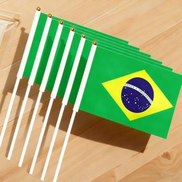 Imagem de Conjunto de decoração de mini bandeira - Pacote com 10 bandeiras de 21 x 14 cm em postes de 30 cm com base dourada - Decorações de mesa patrióticas e suprimentos de festa para mesa e escritório