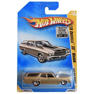 Imagem de 2009 Hot Wheels New Models - '70 Chevelle SS Wagon (Gold) - Walmart Exclusive Redline Tires