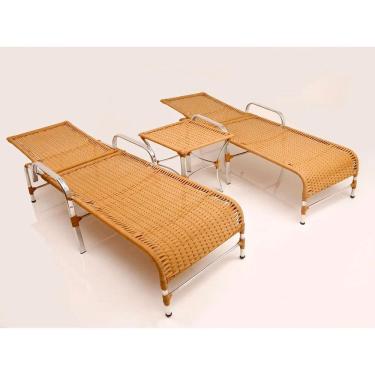 Imagem de 2 Espreguiçadeiras e Mesa Confortável para Piscina Trama